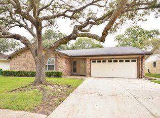 1210 Sandpiper Dr, Seabrook, TX 77586