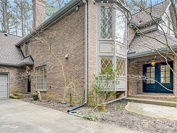 3rd image of 1701 Trotters Ln
