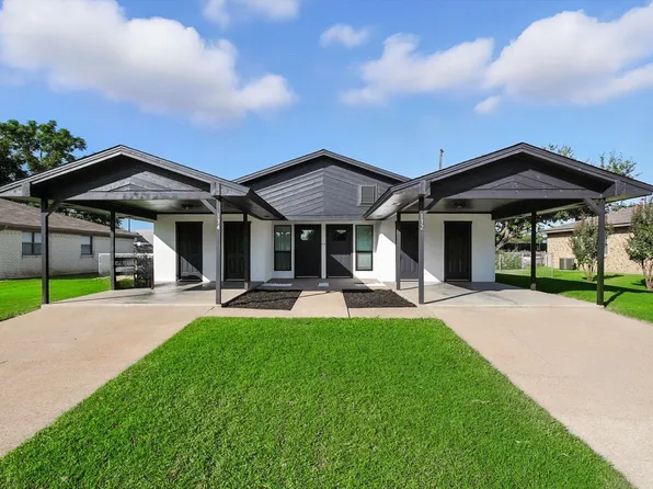 132 Meador Ln, Burleson, TX 76028