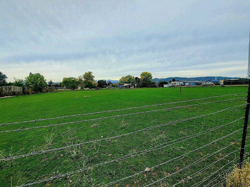 2nd image of 0 W Stewart Ave