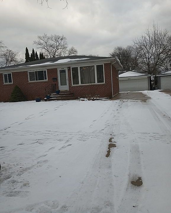1st image of 1419 S Robert Dr