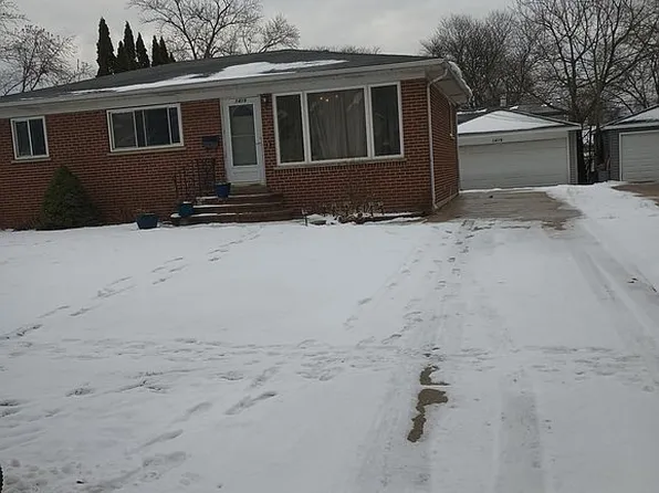 1419 S Robert Dr, Mount Prospect, IL 60056