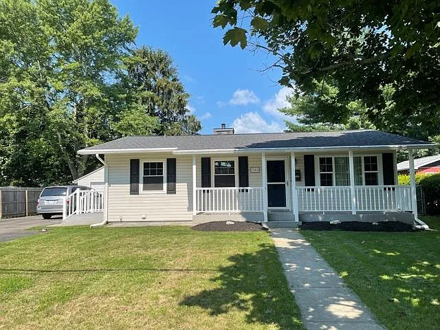 341 Marshall St photo 1