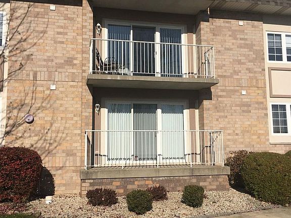 2nd image of 402 Swan Dr Unit 1-C