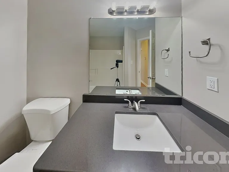 5169 Parkerwood Dr — Photo 16