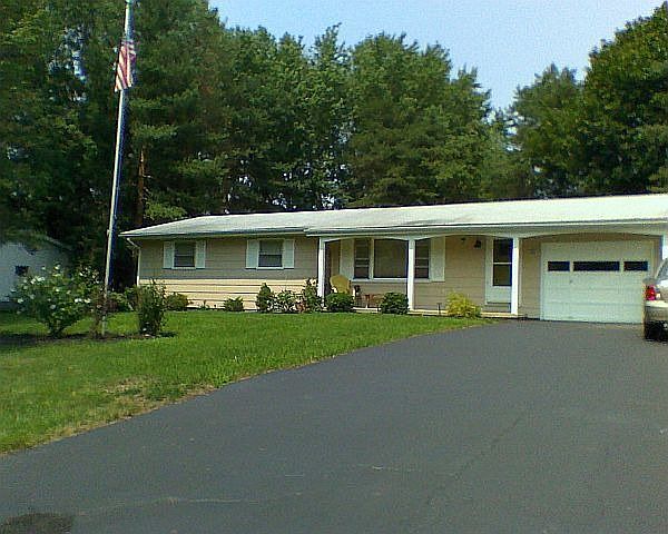 1st image of 2 Birchwood Dr