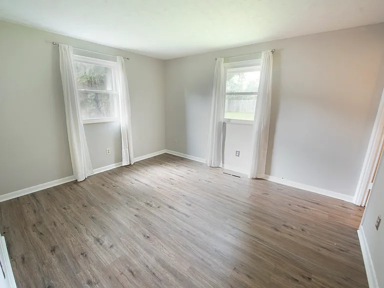 3700 Caracas Dr — Photo 16