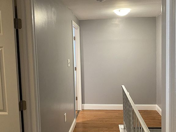 4th image of 1009 W Cumberland St