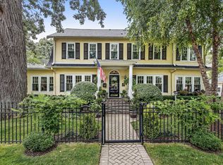 458 Linden St, Winnetka, IL 60093