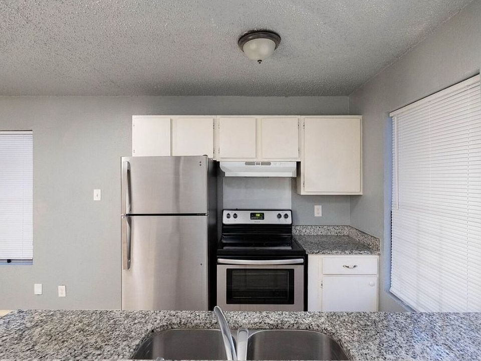1st image of 3442 Gateway Dr #2