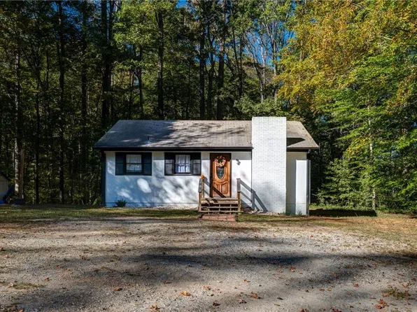 4895 Parnell Ridge Dr, Walkertown, NC 27051