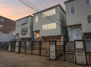 297 E Kinney St, Newark City, NJ 07105