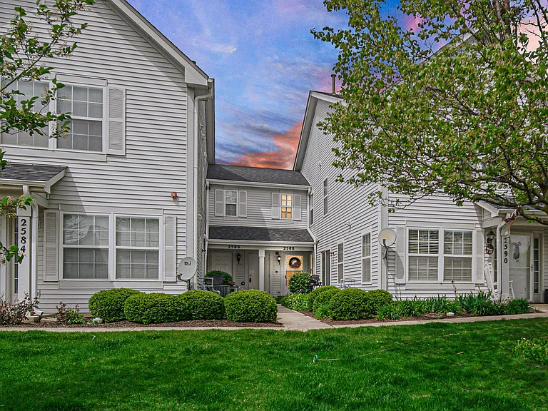 2588 Dickens Ct #2588 — Photo 1