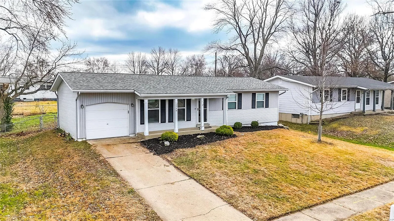 2548 Carousel Ct photo 1