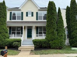 42721 Center St, Chantilly, VA 20152