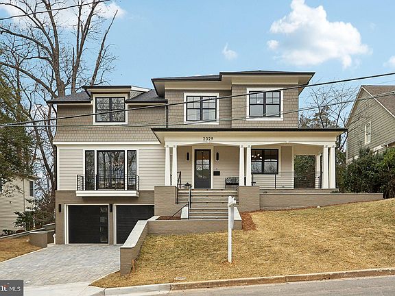 2nd image of 2029 N Kenmore St