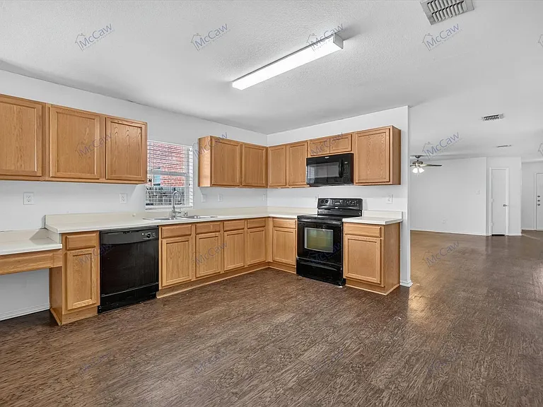 1608 Diamond Lake Trl — Photo 7