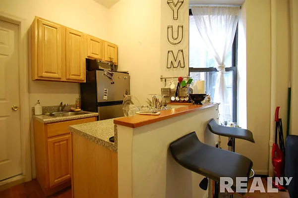 Rented by REAL New York | media 19
