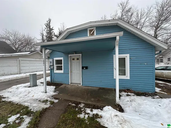 105 E Dartmouth St, Vermillion, SD 57069
