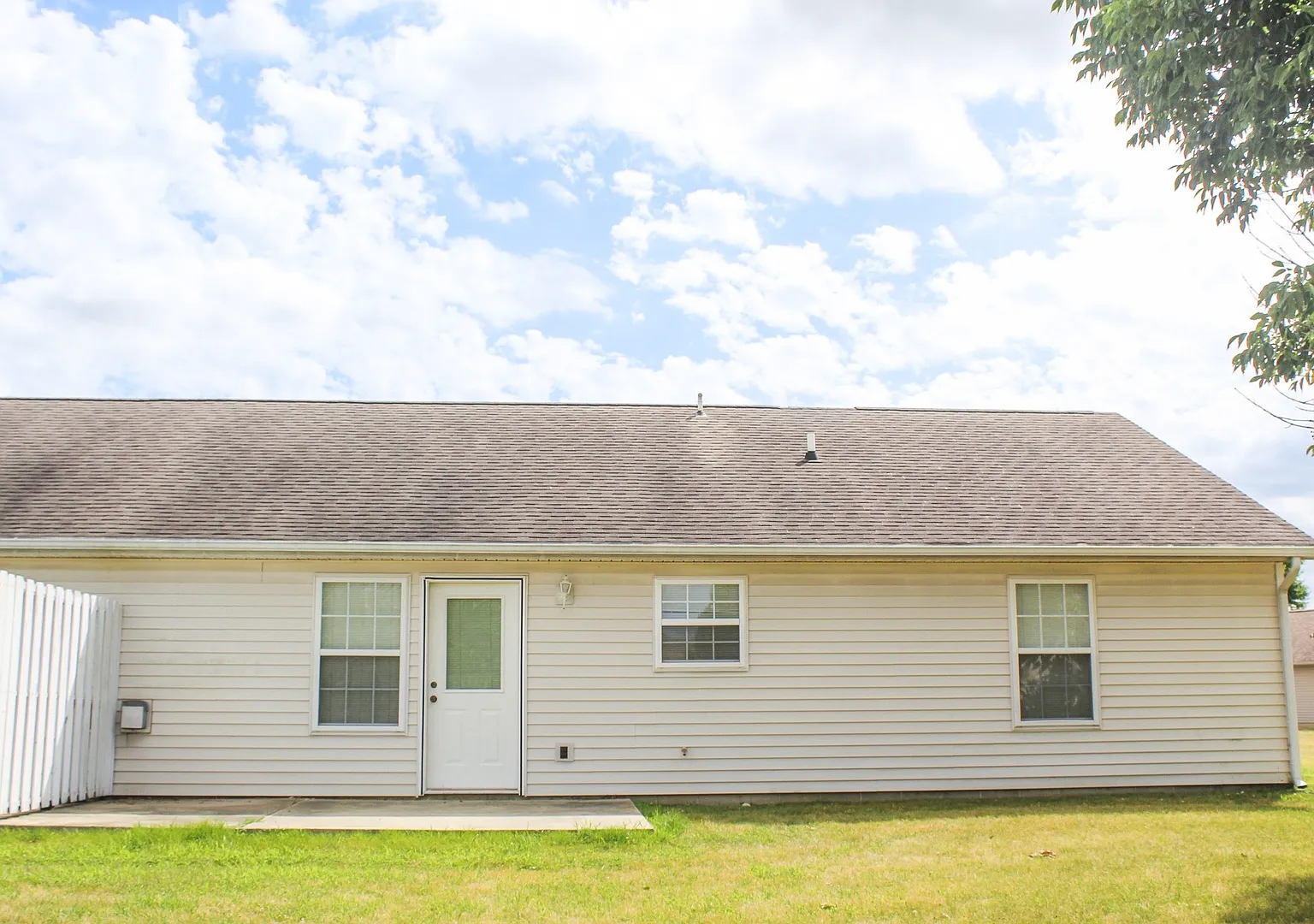 2 bedroom and 2 bathroom property located in West Lafayette! — Photo 2