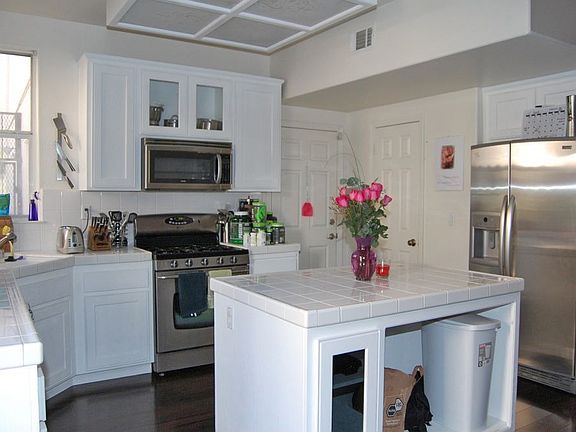 4th image of 4217 Shandwick Dr