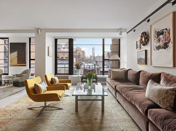 37 West 12th Street image 1 of 14