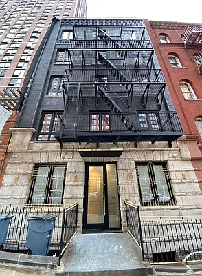 Rented by Loom Capital Group Inc. | media 34