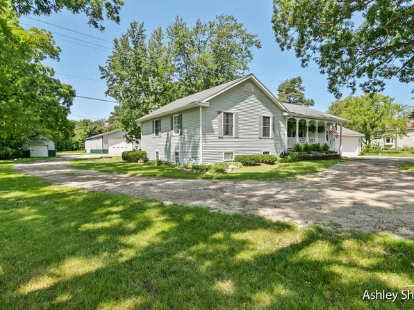 4034 30th St, Dorr, MI 49323