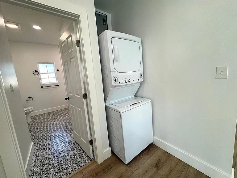 2730 E Admiral Ct — Photo 9