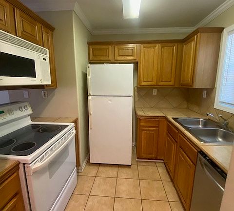 5th image of 305 Cole Ave #11389102