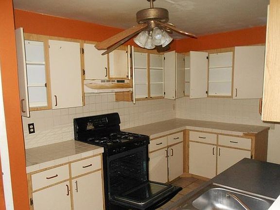 4th image of 4494 Walden Cir