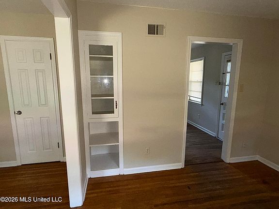 3rd image of 1455 Moss Point Dr