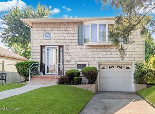 299 Foster Rd, Staten Island, NY 10309