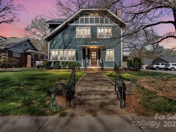 213 S Academy St, Mooresville, NC 28115