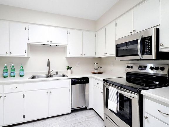 5th image of 12928 Carrie Pl SE
