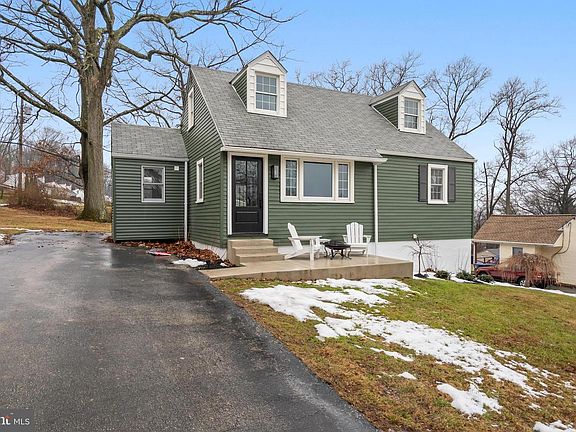 2nd image of 12 Longview Rd