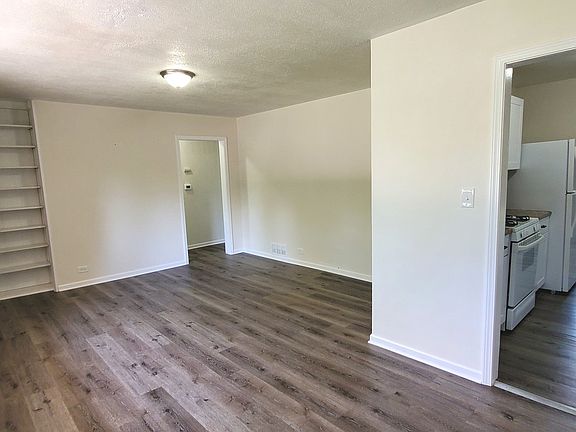 2nd image of 37069 N Avon Dr
