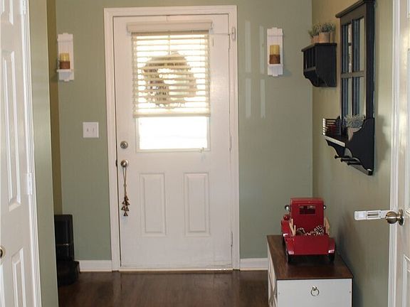4th image of 2915 Englewood Dr