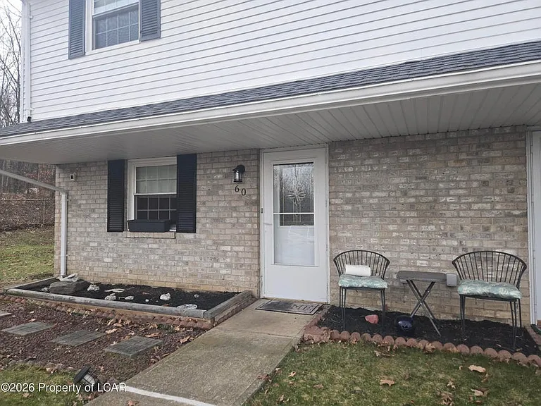 60 Saratoga Ct — Photo 1