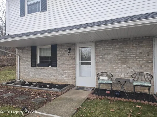 60 Saratoga Ct, Wilkes Barre, PA 18702