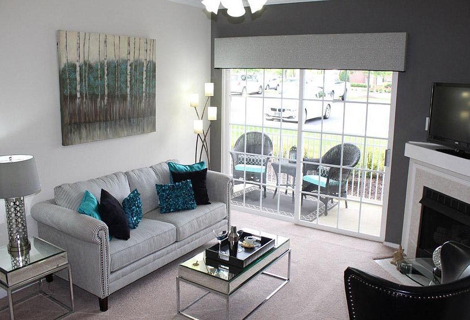 1st image of 4700 The Gardens Dr #6_106