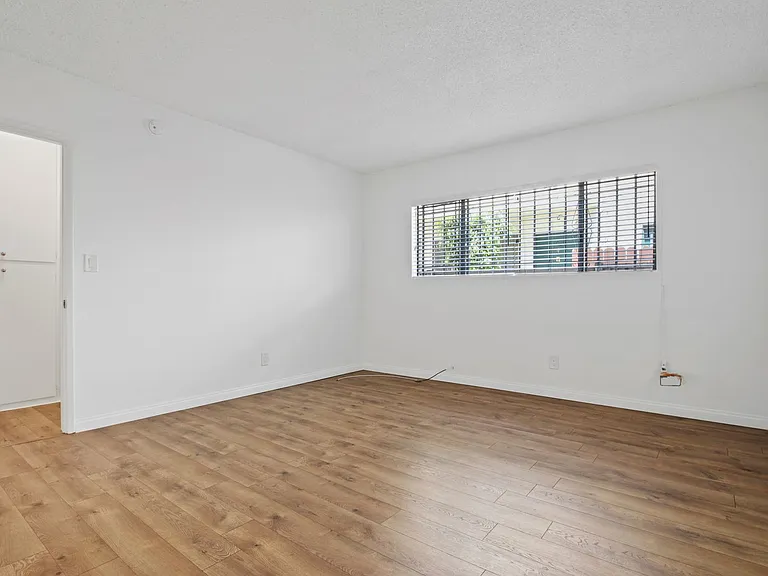 3625 Mentone Ave — Photo 12
