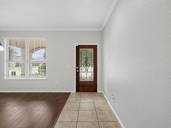 3rd image of 13519 Smith Lake Ln