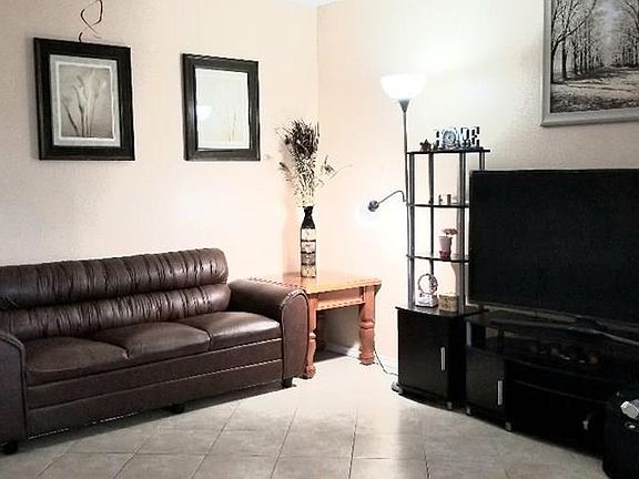 5th image of 3083 Aberdeen Dr