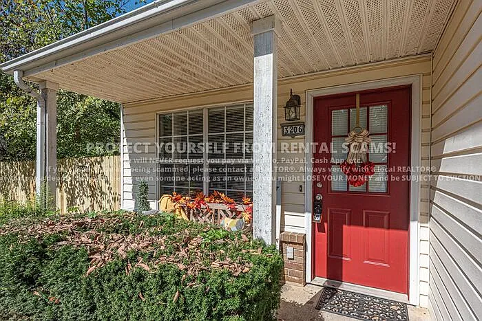 2 bed, 2.0 bath, 884 sqft, $1,450 — Photo 2