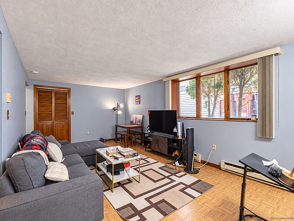 5th image of 48 Villa Ave