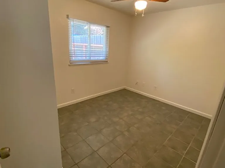 118 Raleigh Dr — Photo 17