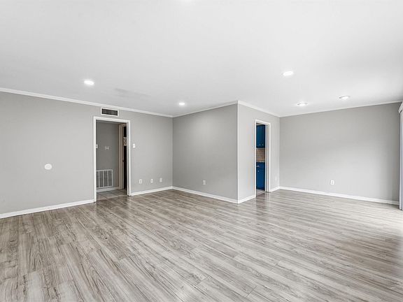 5th image of 7900 Westheimer Rd APT 145