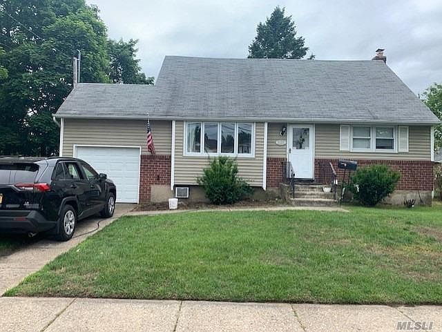 1st image of 2120 4th St