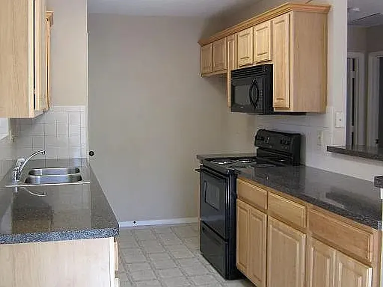 516 Tenison Ln — Photo 10